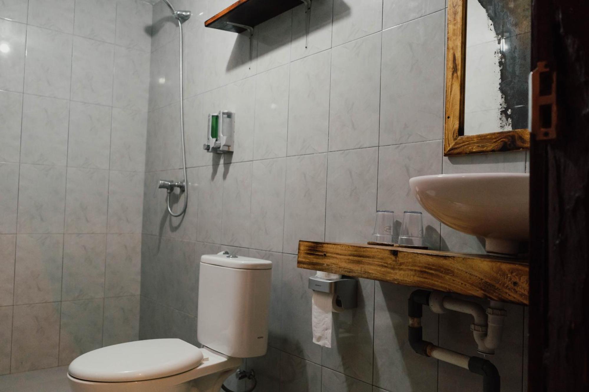 Batumadeg Temeling Jungle Inn מראה חיצוני תמונה